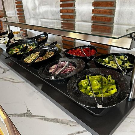 Хотел М1 Hotel Primorsko Eksteriør billede
