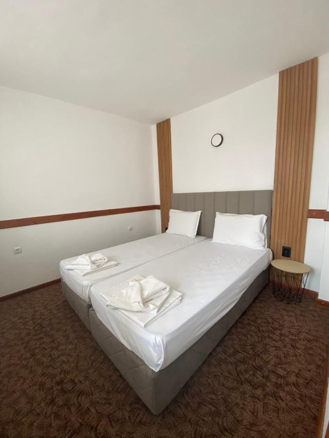 Хотел М1 Hotel Primorsko Eksteriør billede